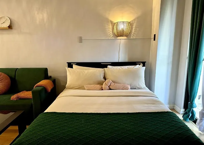 Charming Studio In Greenbelt Makati - Near Malls! *